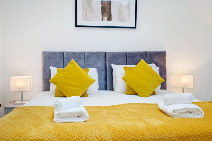 1 Bedroom Flat To Rent In High Street, Camberley, GU15