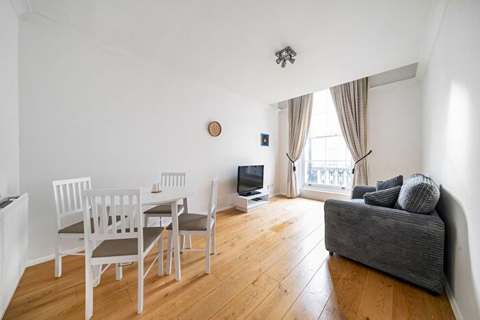 1 Bedroom Flat To Rent In Gloucester Terrace, Hyde Park, W2