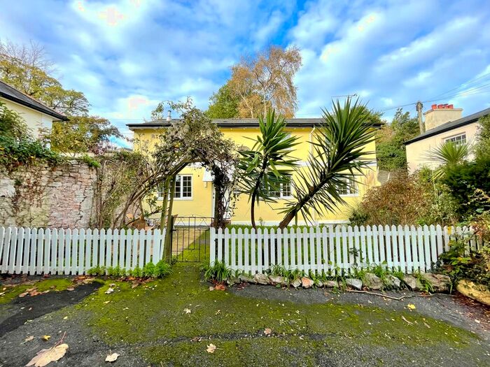 3 Bedroom Detached House To Rent In Old Torwood Road, Torquay, TQ1