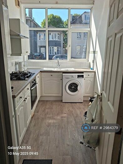 2 Bedroom Flat To Rent In Marsden House, Bournemouth, BH5
