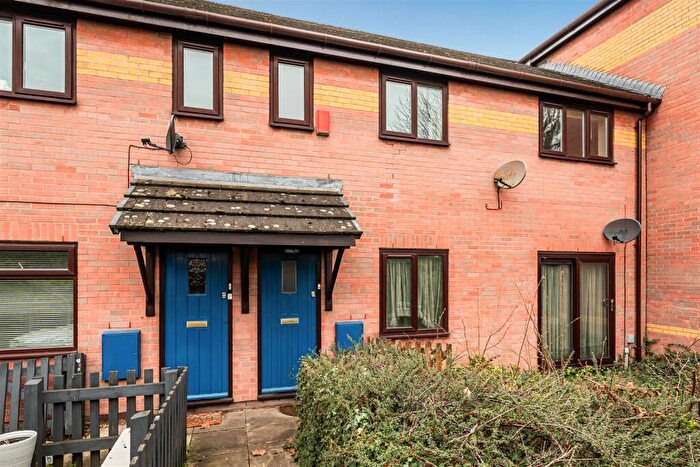 2 Bedroom Flat For Sale In New Walls, Totterdown, Bristol, BS4