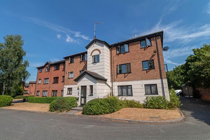 Studio To Rent In Parrotts Field, Hoddesdon, EN11