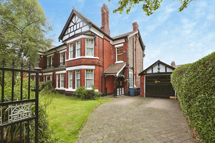 6 Bedroom Semi-Detached House For Sale In Knowsley Road, Liverpool, L19