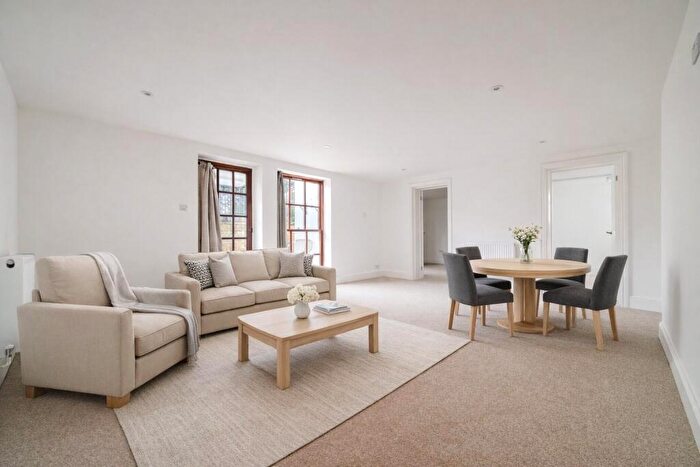 2 Bedroom Apartment For Sale In Grafton Road, Cheltenham, GL50