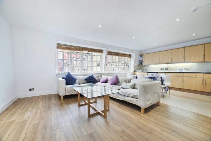 3 Bedroom Flat To Rent In Copperfield Street, London SE1