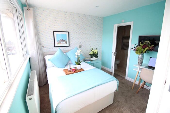 1 Bedroom Apartment To Rent In Chertsey Close, Luton, Bedfordshire, LU2