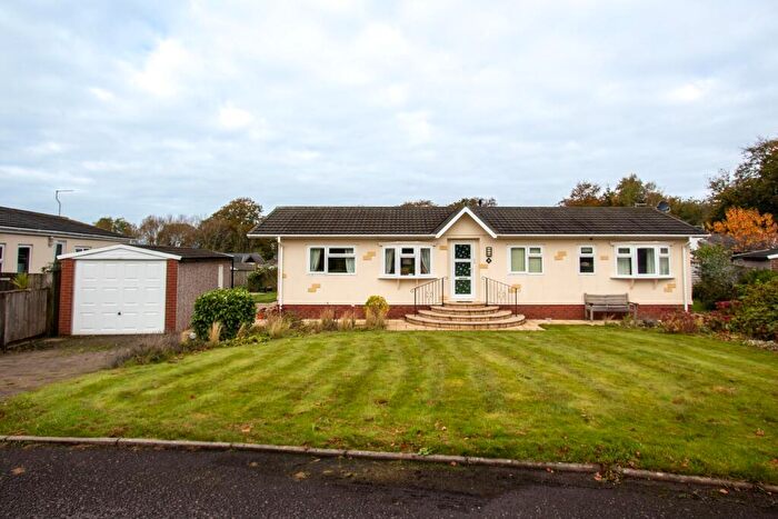 2 Bedroom Park Home For Sale In Willow View Park, Whimple, EX5