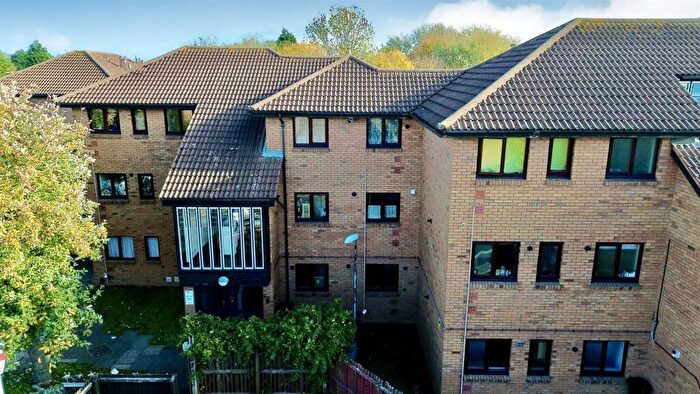 1 Bedroom Flat For Sale In Staveley Court, Loughborough, LE11