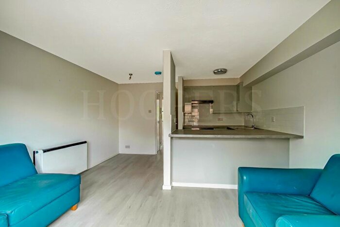 1 Bedroom Flat To Rent In Kingfisher Way, London, NW10