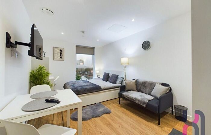 1 Bedroom Flat To Rent In Frederick Road, Salford, M6
