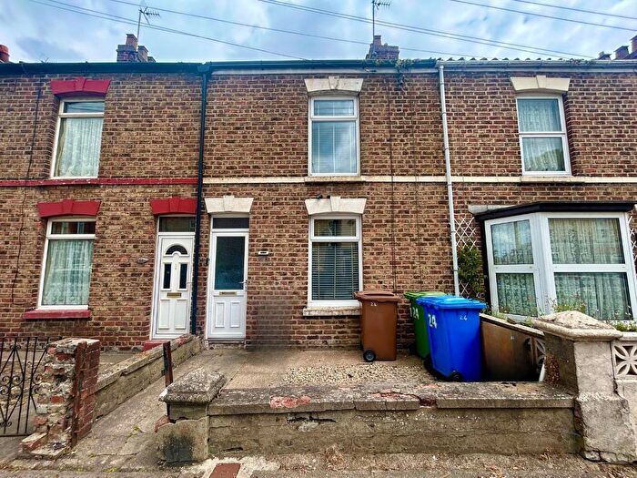 3 Bedroom Terraced House To Rent In Bed Mid Terraced House, St. Johns Walk, Bridlington, YO16