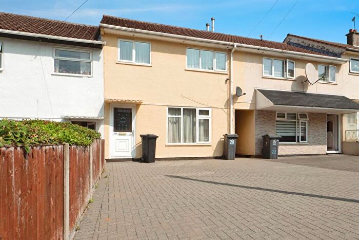3 Bedroom Terraced House For Sale In Kinross Avenue, Leicester, LE5