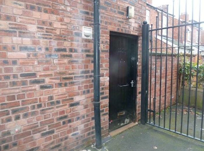 3 Bedroom Flat To Rent In Clarendon Road, Manchester, M16