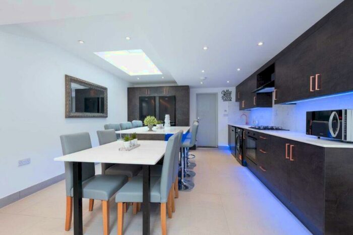 6 Bedroom Terraced House To Rent In Hatherley Road, Reading, RG1