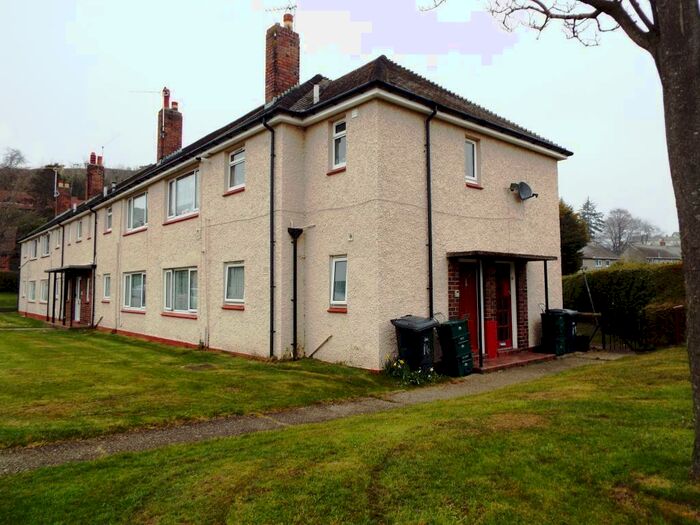 2 Bedroom Flat To Rent In Heulfryn, Deganwy, LL31