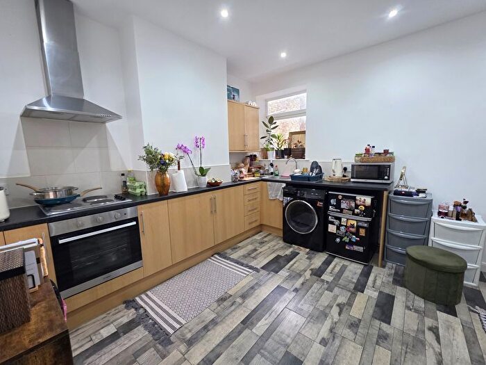 1 Bedroom Flat To Rent In London Road, Westcliff-On-Sea, SS0