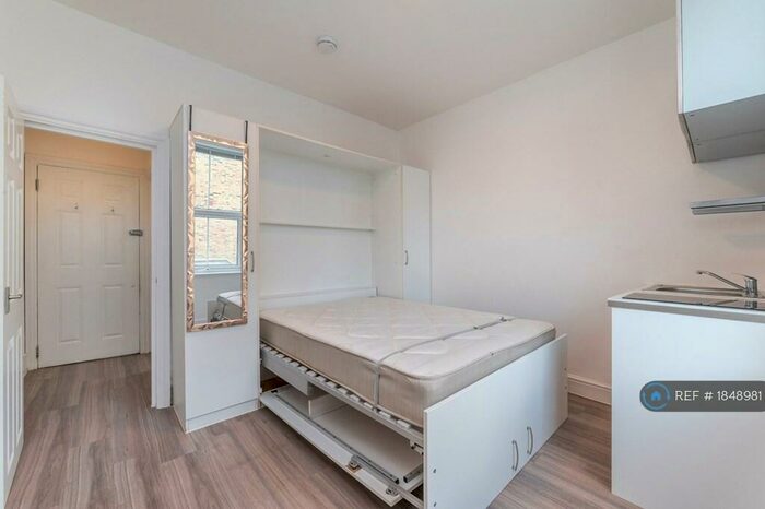 Studio To Rent In West End Lane, London, NW6