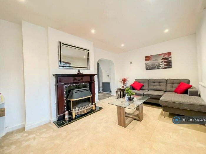 3 Bedroom Maisonette To Rent In Anne Street, London, E13