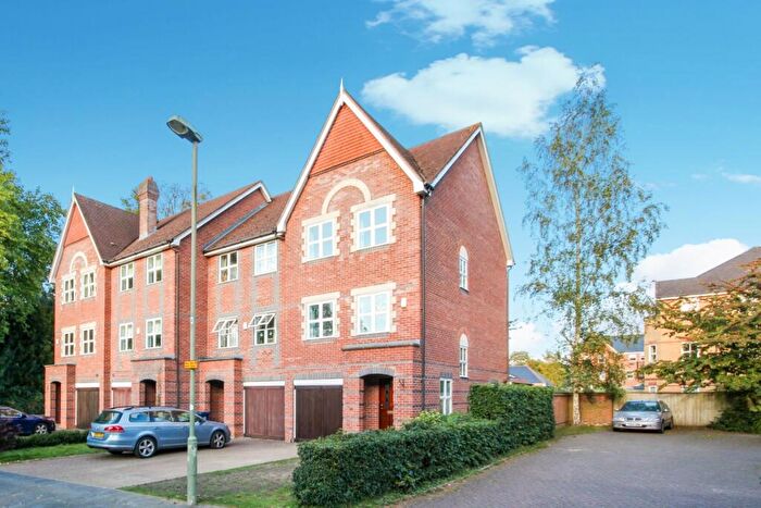 4 Bedroom Town House To Rent In Bishop Kirk Place, Oxford, OX2