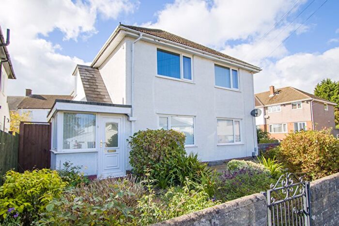 2 Bedroom Flat For Sale In Dryden Road, Penarth, CF64