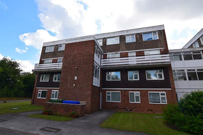 2 Bedroom Flat To Rent In Broadmead Court, Coventry, CV5