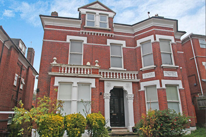 2 Bedroom Flat To Rent In Hermitage Road, London, SE19