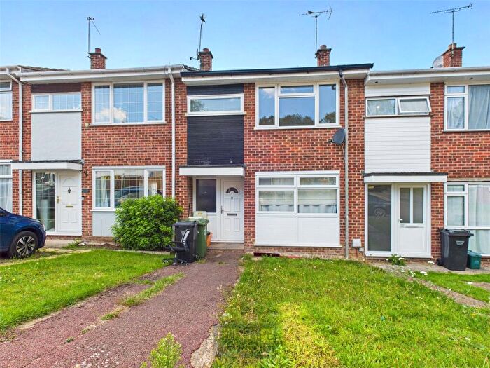 3 Bedroom Terraced House For Sale In Hatfield Drive, Billericay, Essex, CM11