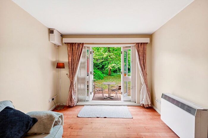 2 Bedroom Flat To Rent In Grange Road, London, SE1