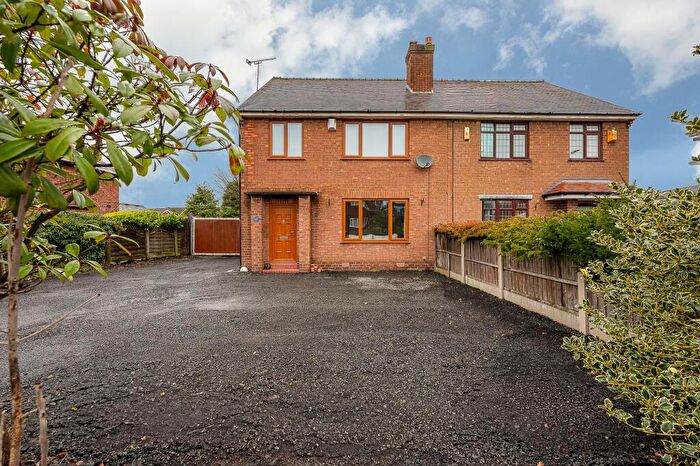 3 Bedroom Semi Detached House For Sale In Liverpool Road South, Burscough, L40