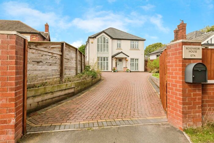 4 Bedroom Detached House For Sale In Crewe Road, Sandbach, Cheshire, CW11