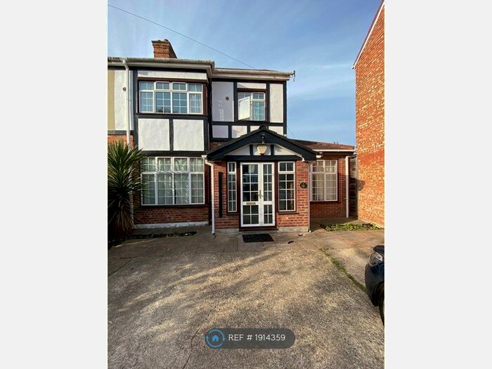 4 Bedroom Semi-Detached House To Rent In Harewood Road, Isleworth, TW7