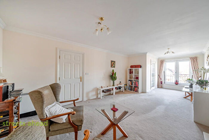 2 Bedroom Apartment For Sale In Bingham Road, Croydon, CR0