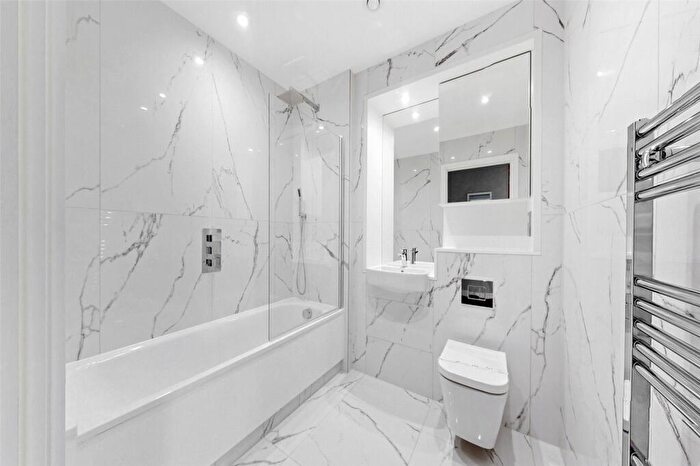 1 Bedroom Flat For Sale In Avalon Point - Orchard Wharf, E14