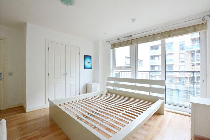 3 Bedroom Flat To Rent In Norman Road, London, SE10