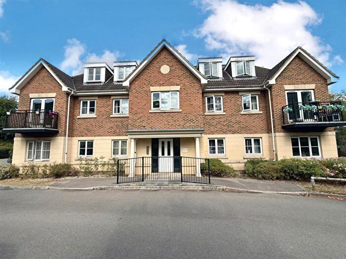 1 Bedroom Penthouse For Sale In Toad Lane, Blackwater, Camberley, GU17