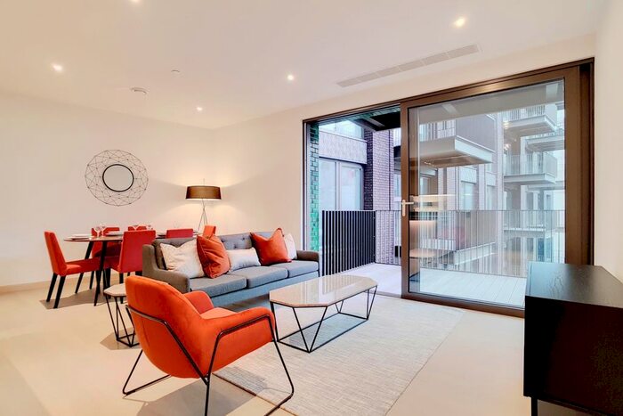 2 Bedroom Flat To Rent In Legacy Building, Embassy Gardens, London, SW11