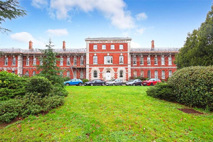 1 Bedroom Flat To Rent In Ellesmere Place, Walton-On-Thames, Surrey, KT12