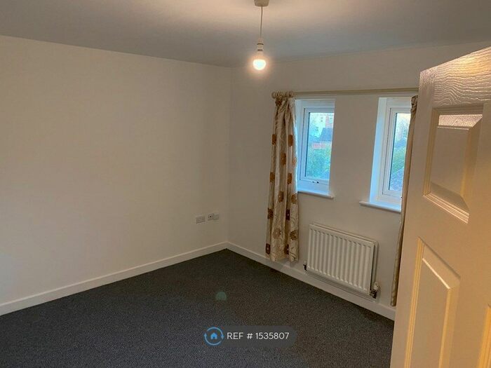 2 Bedroom Flat To Rent In Manley Gardens, Bridgwater, TA6