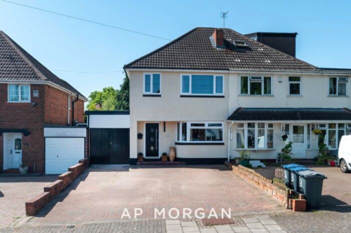 3 Bedroom Semi Detached House For Sale In Farlow Road, Birmingham, West Midlands, B31