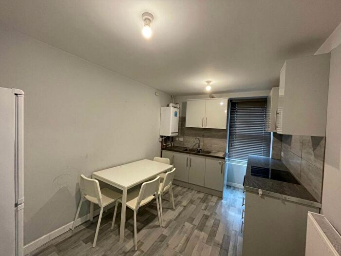 3 Bedroom Maisonette To Rent In Sedgewick Place, Gateshead, NE8