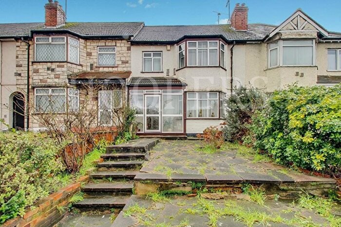 3 Bedroom Terraced House For Sale In North Circular Road, London, NW2