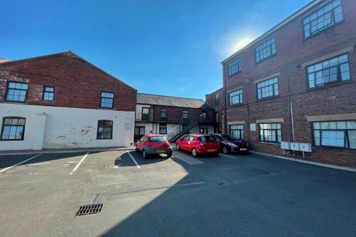 1 Bedroom Flat To Rent In Chapel Street, Stourbridge, DY9