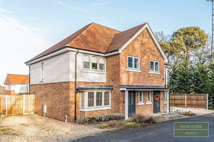 2 Bedroom Semi Detached House For Sale In Meadow Way Headley, Thatcham, RG19