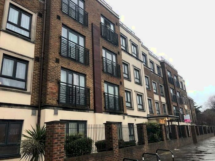 2 Bedroom Apartment To Rent In Thornton Road, CR7