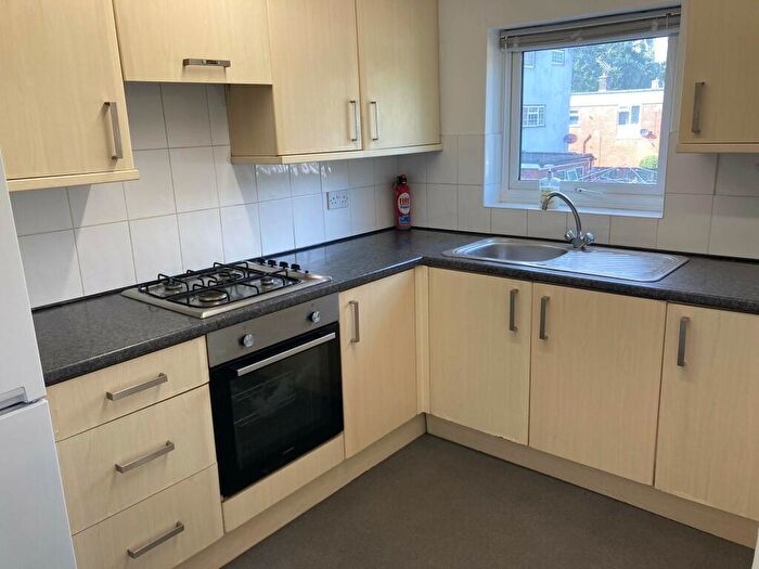 3 Bedroom House To Rent In Ghyllgrove, Basildon, SS14