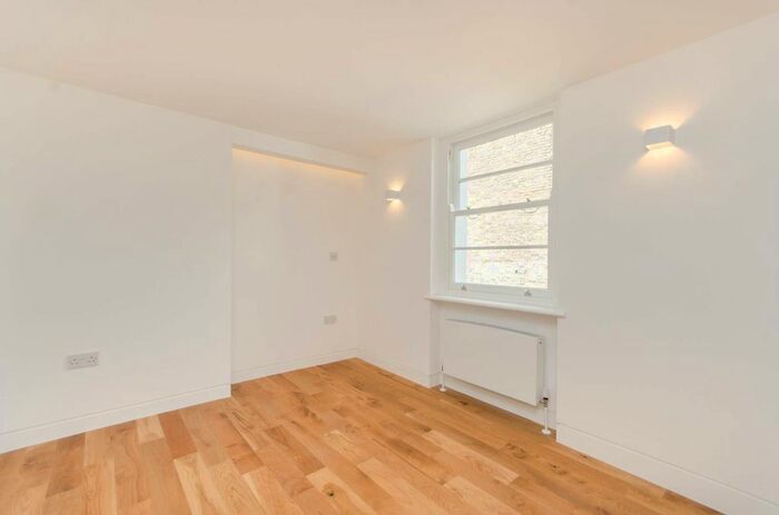 3 Bedroom Flat To Rent In Old Brompton Road, South Kensington, London, SW5
