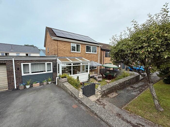 4 Bedroom Detached House For Sale In Berllan Deg, Aberaeron, SA46