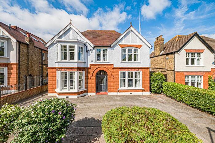 4 Bedroom Detached House For Sale In Glenesk Road, Eltham, London, SE9