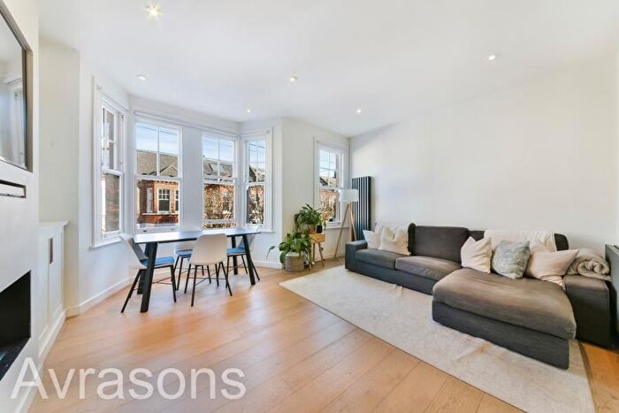 3 Bedroom Flat To Rent In Juer Street, London, SW11