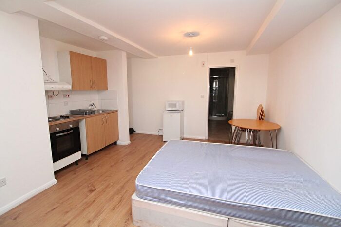 Studio To Rent In Croydon Road, Penge, SE20